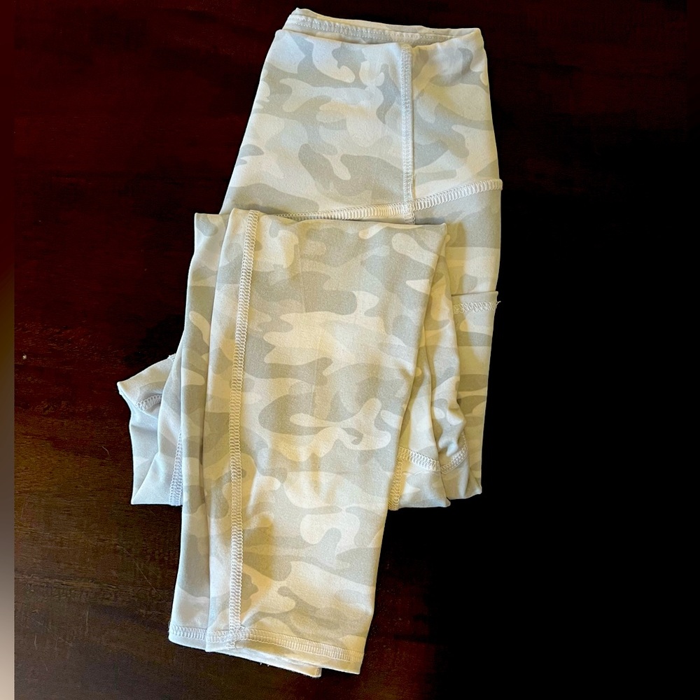 White camo leggings